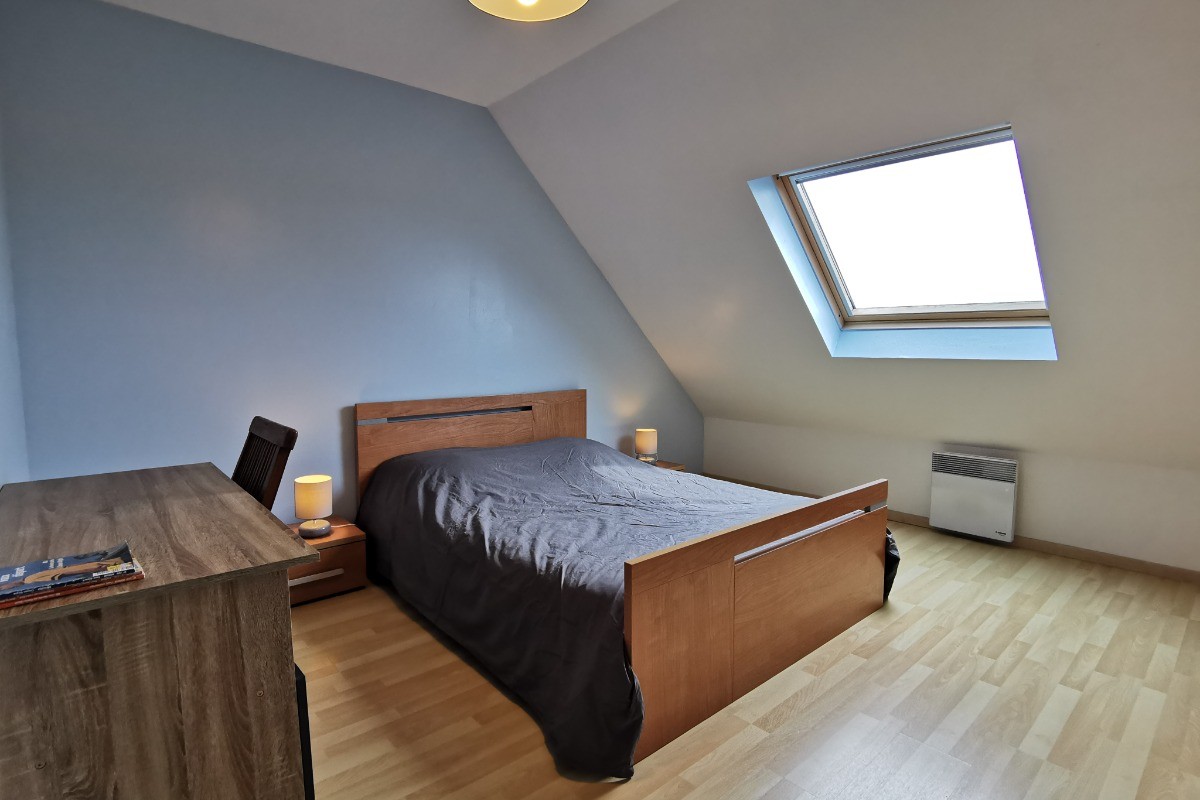Etage: Chambre 1 avec lit 140