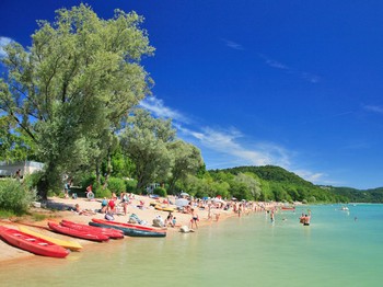 Une Plage sur le lac de Chalain