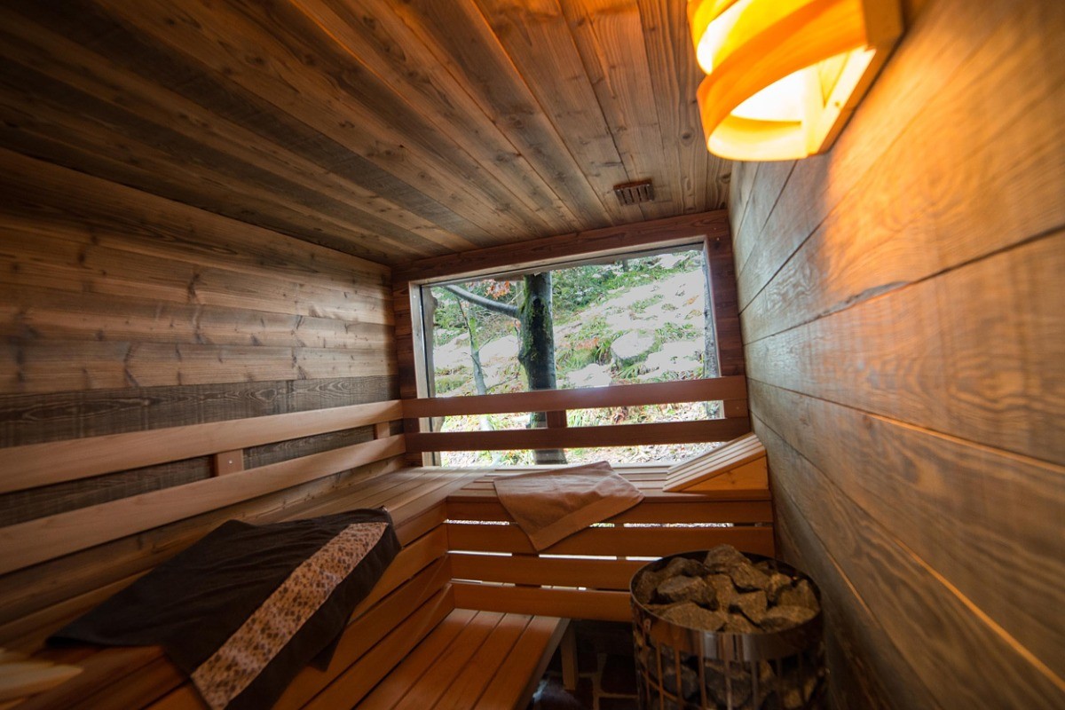 Refuge Improbable sauna (c) Michel Laurent