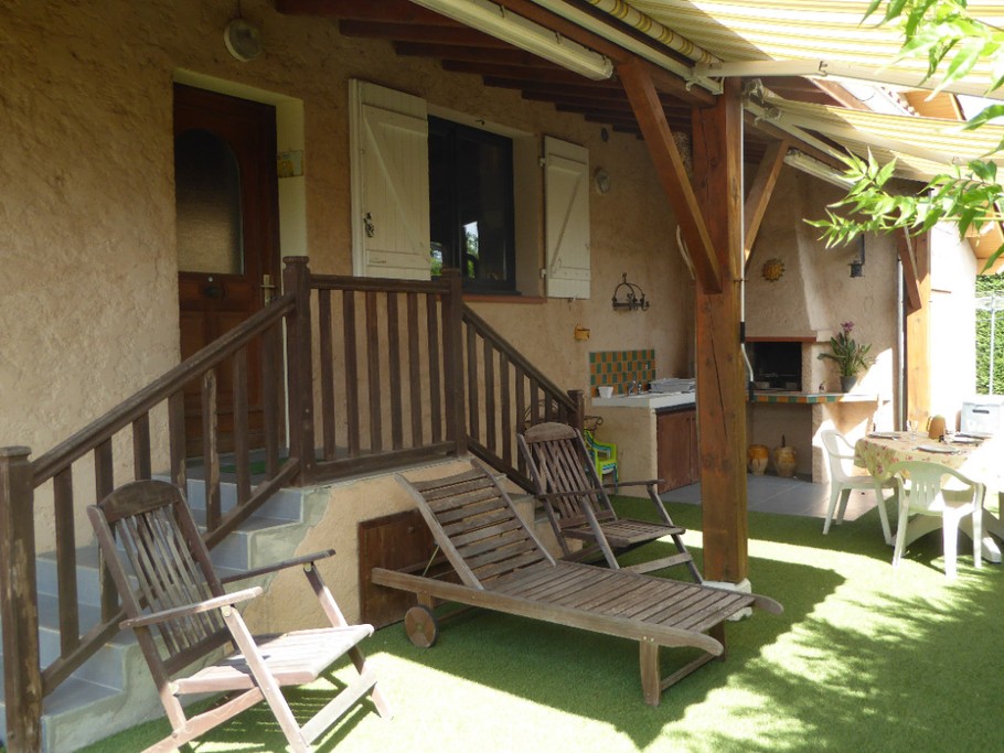 Vue extérieure de l'entrée