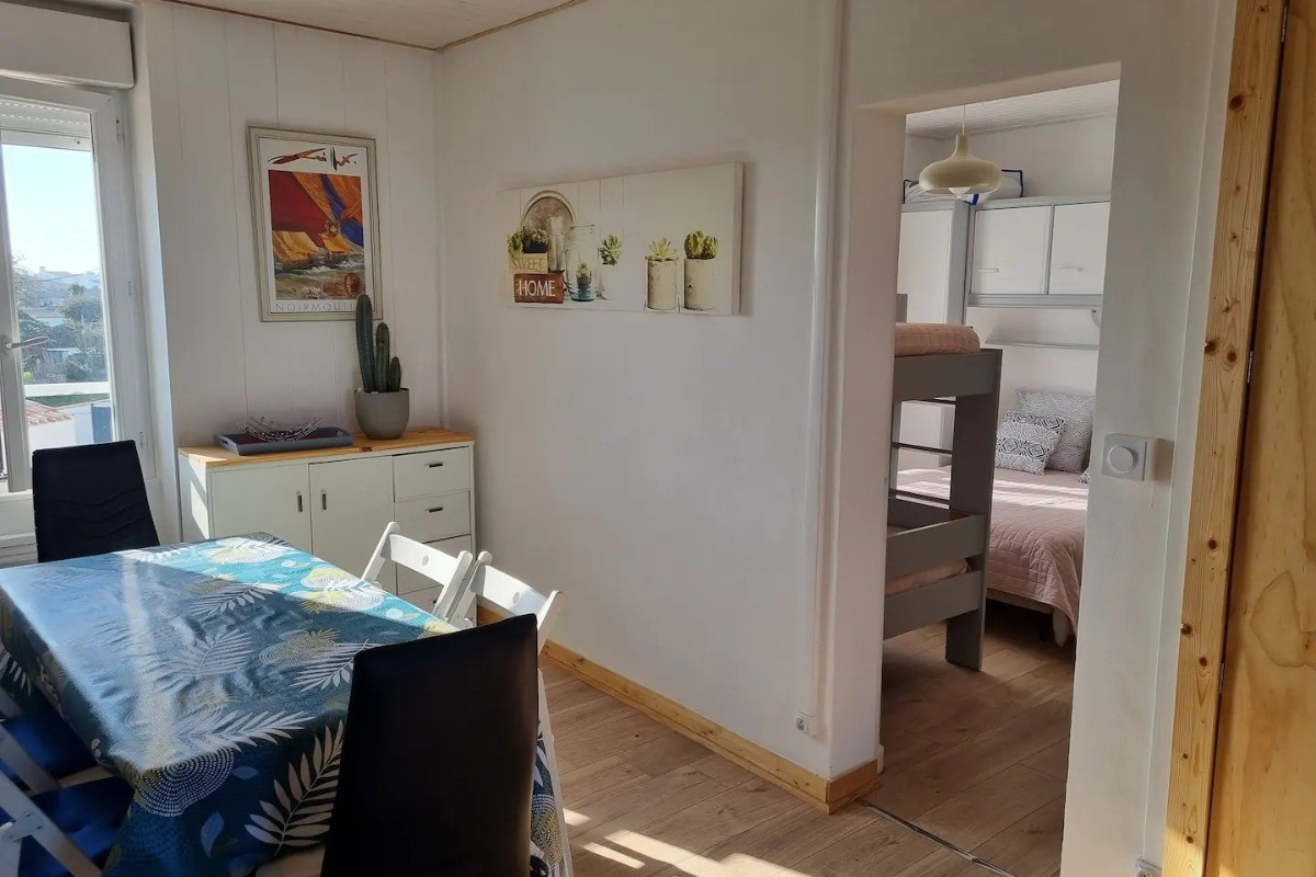 Séjour/accès chambre