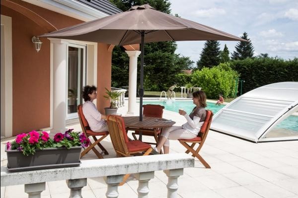 Gîte des Chaussades Villa avec piscine et tennis privés à Gouzon en Creuse