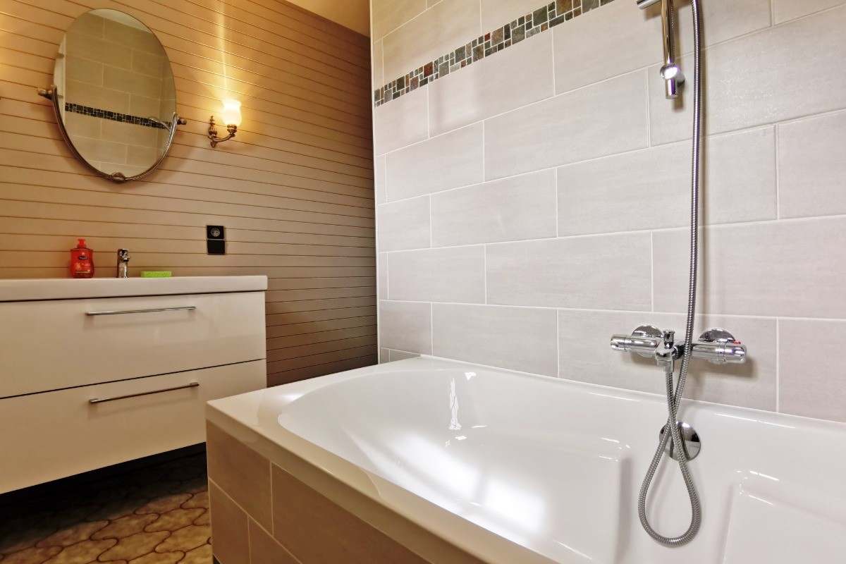 RDC: Salle de bain -WC indépendant - Location de vacances - Kernilis