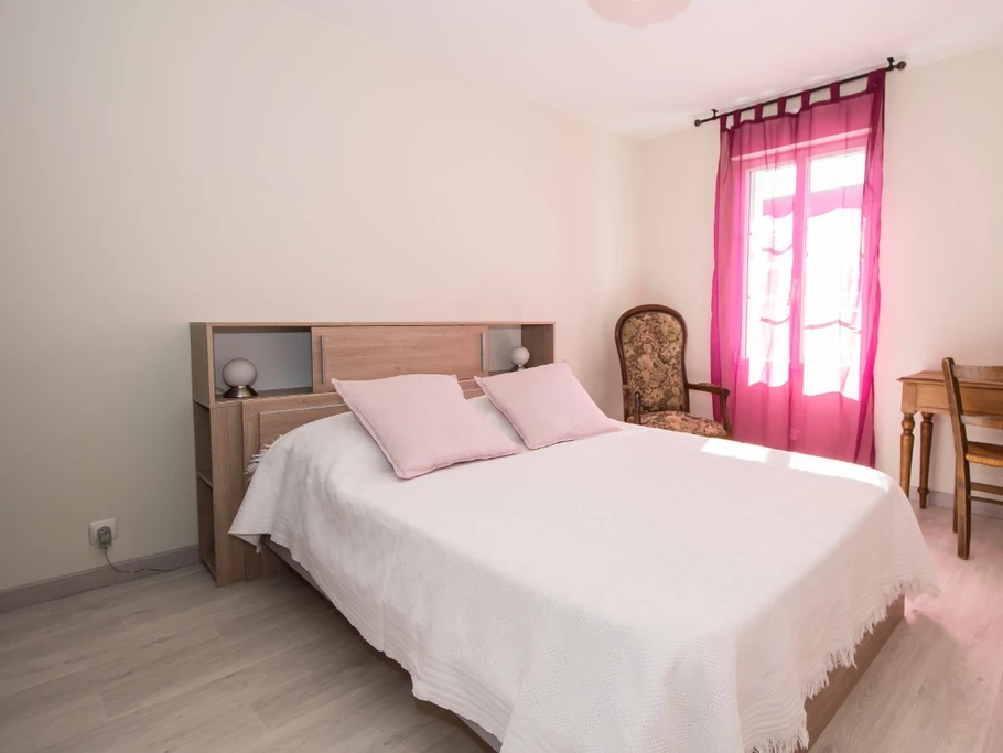 La chambre au rez-de-chaussée