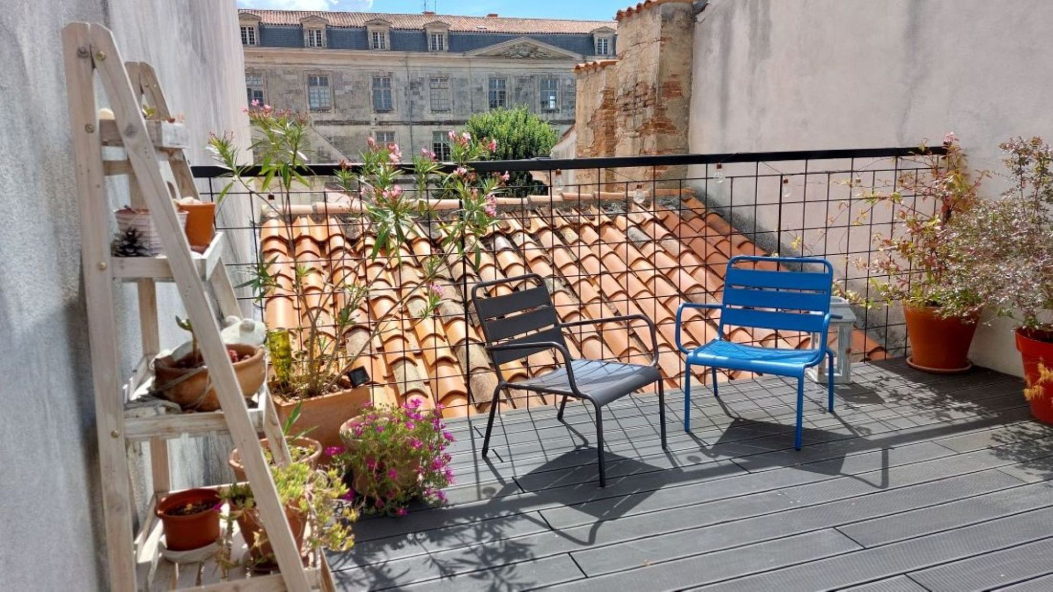 Appartement "Chez Steph" avec terrasse ensoleillée, 2e étage, Coeur de ville La Rochelle pour 4 personnes, Charente maritime