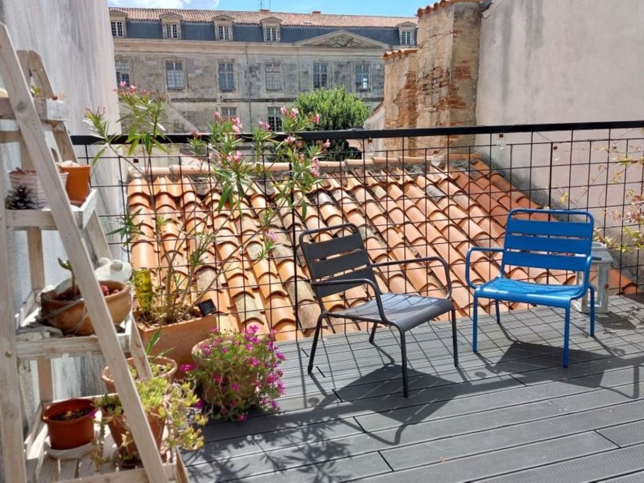 Appartement "Chez Steph" avec terrasse ensoleillée, 2e étage, Coeur de ville La Rochelle pour 4 personnes, Charente maritime