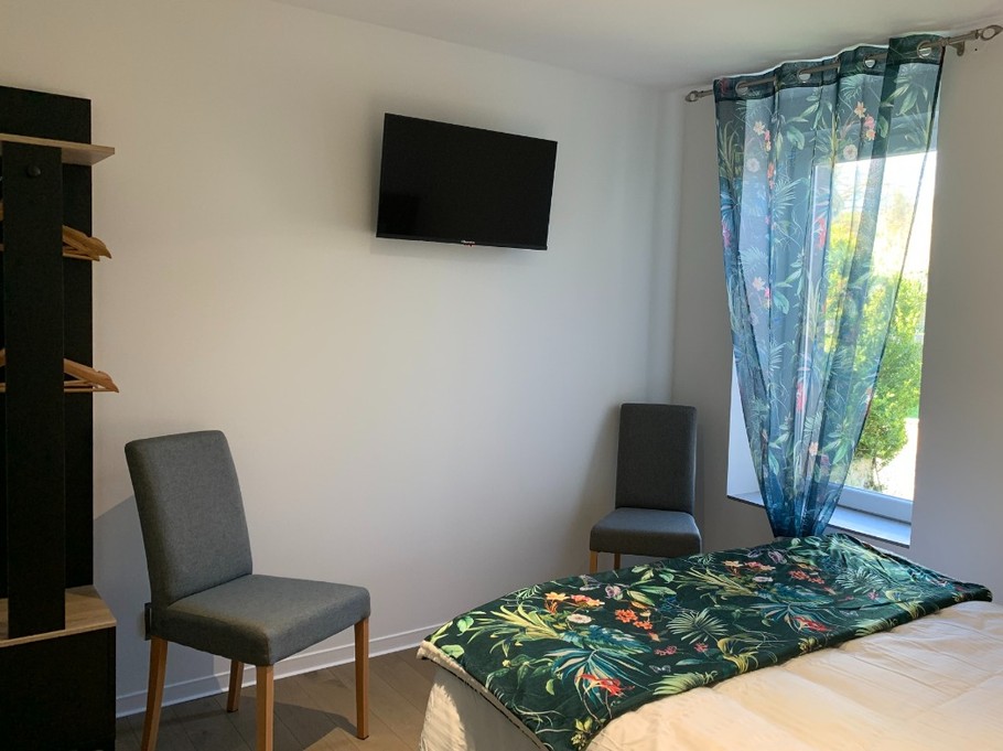 Chambre n°2 climatisée, avec TV - Gites La Source du Rey