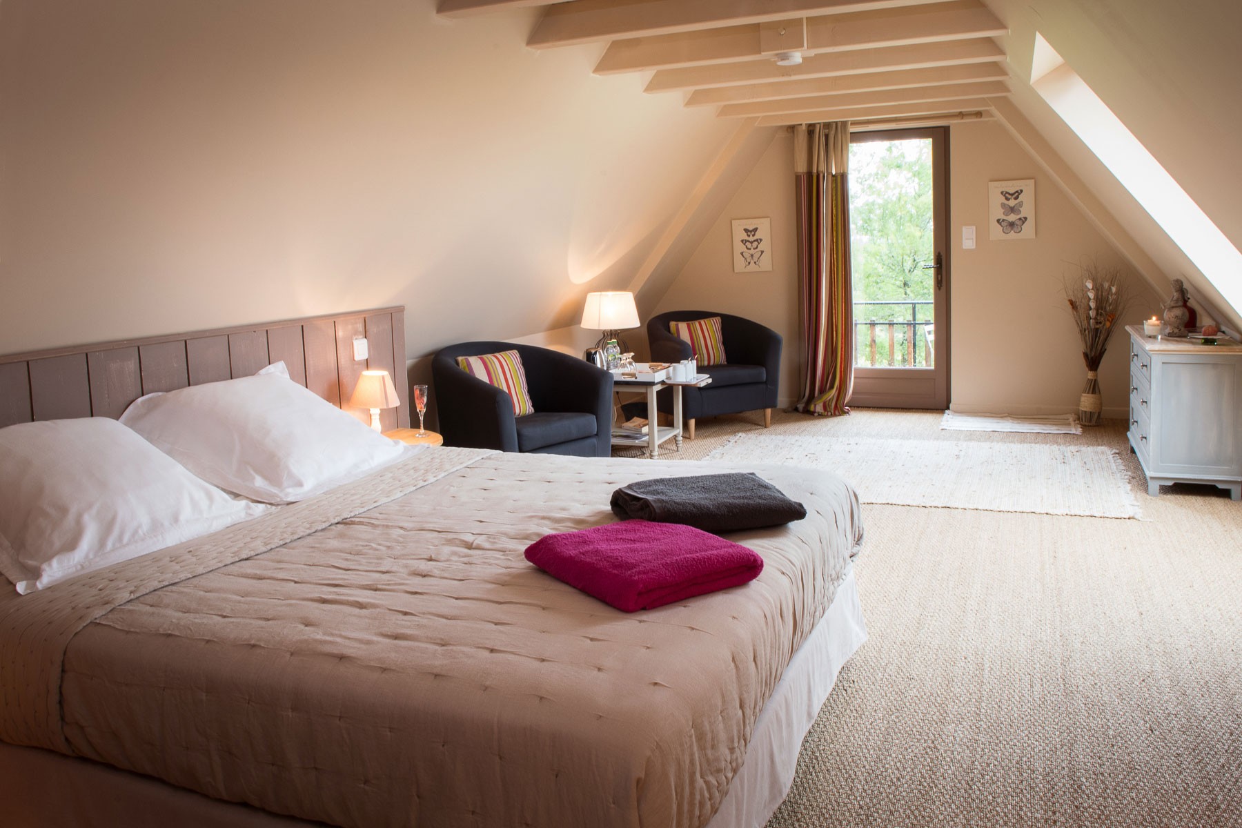 Lit King Size La Chambre d'hôtes du Haut Le Lion d'Or Mauzac et Grand Castang 24150 Dordogne Clévacances