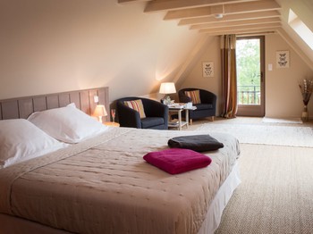 Lit King Size La Chambre d'hôtes du Haut Le Lion d'Or Mauzac et Grand Castang 24150 Dordogne Clévacances