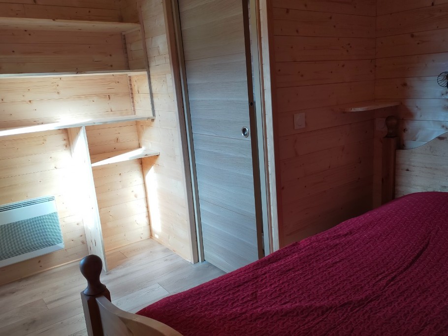 chambre 9 m2 coté sud 1 lit 140