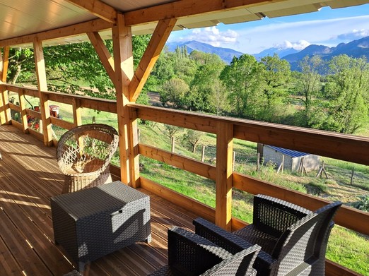 Grande terrasse couverte privative.