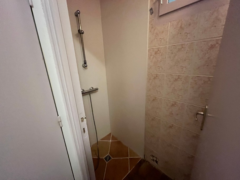 Gîte les Bruyères La chapelle Montligeon douche