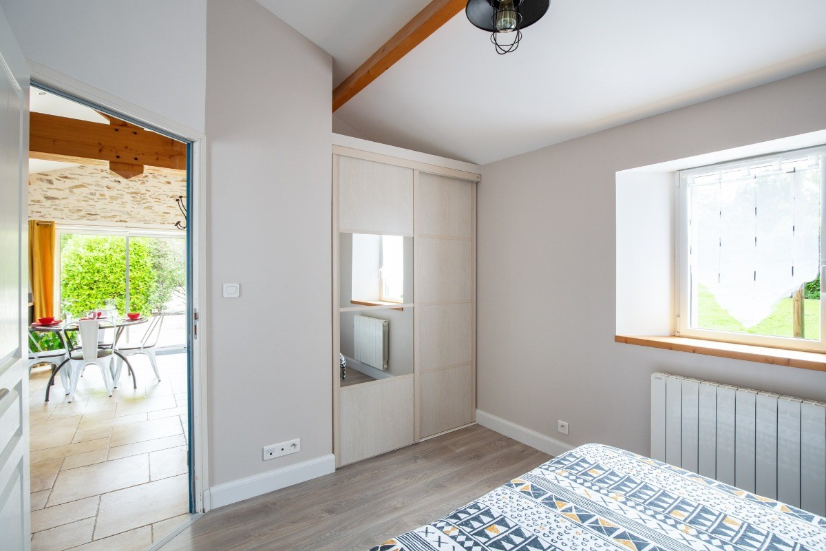 Chambre avec lit Queen size (160).