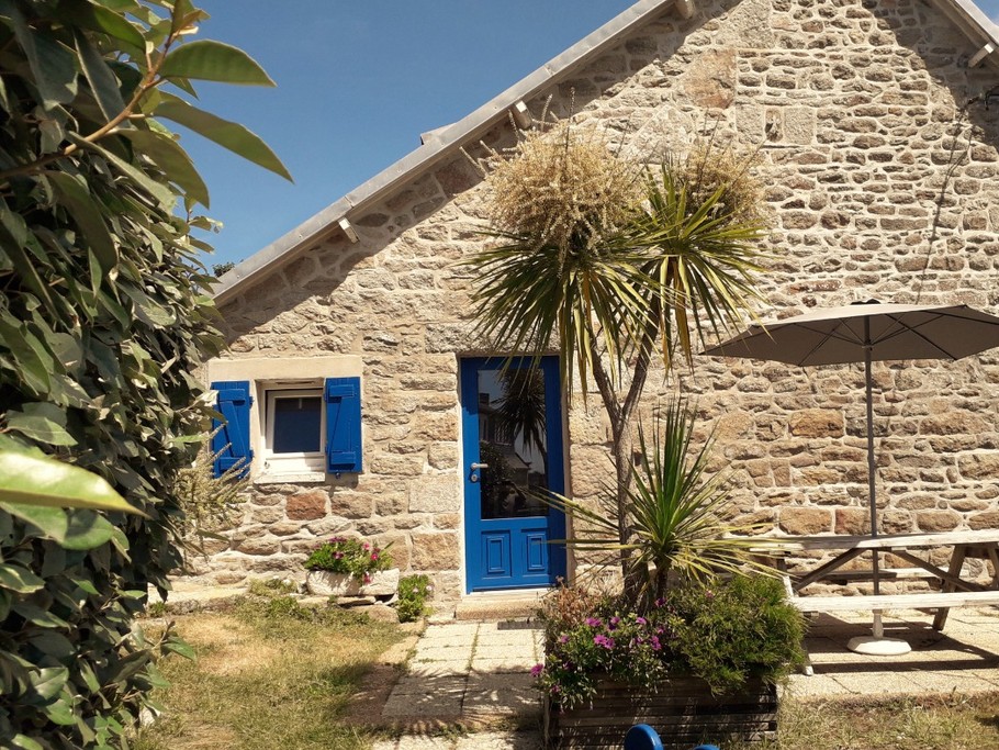 Coté avec terrasse orientée sud-ouest