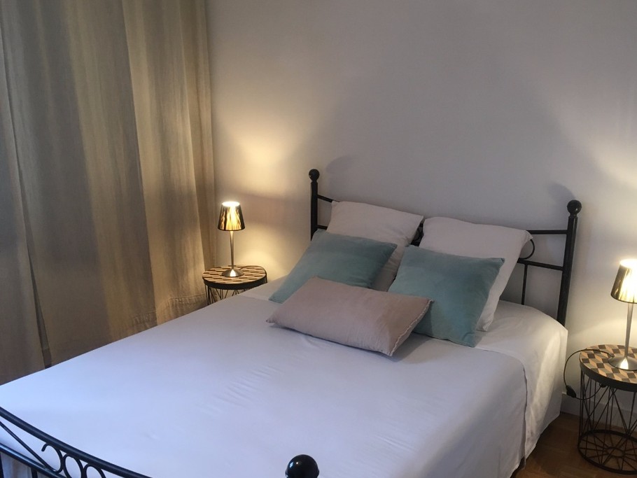 Chambre 1 : lit 2 personnes