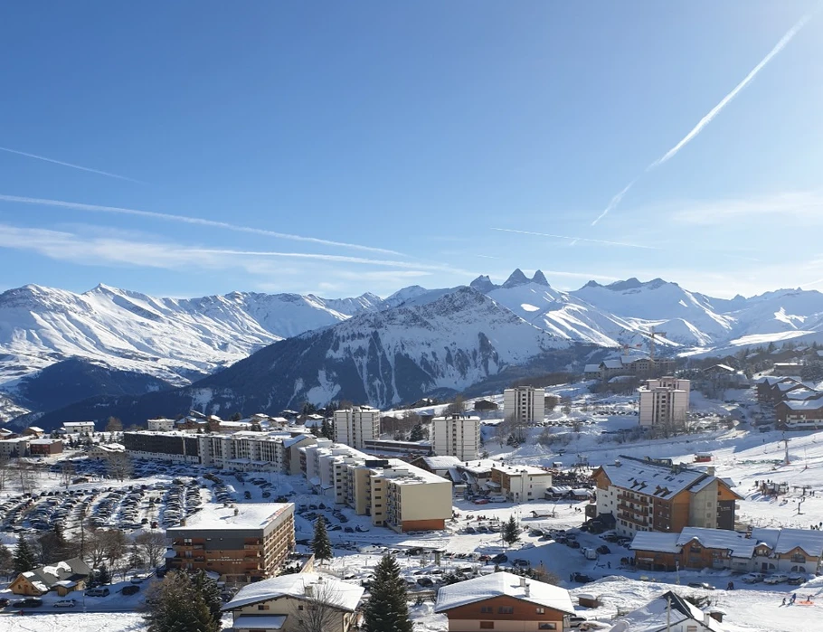 Vue du balcon sur les Aiguilles d'Arves