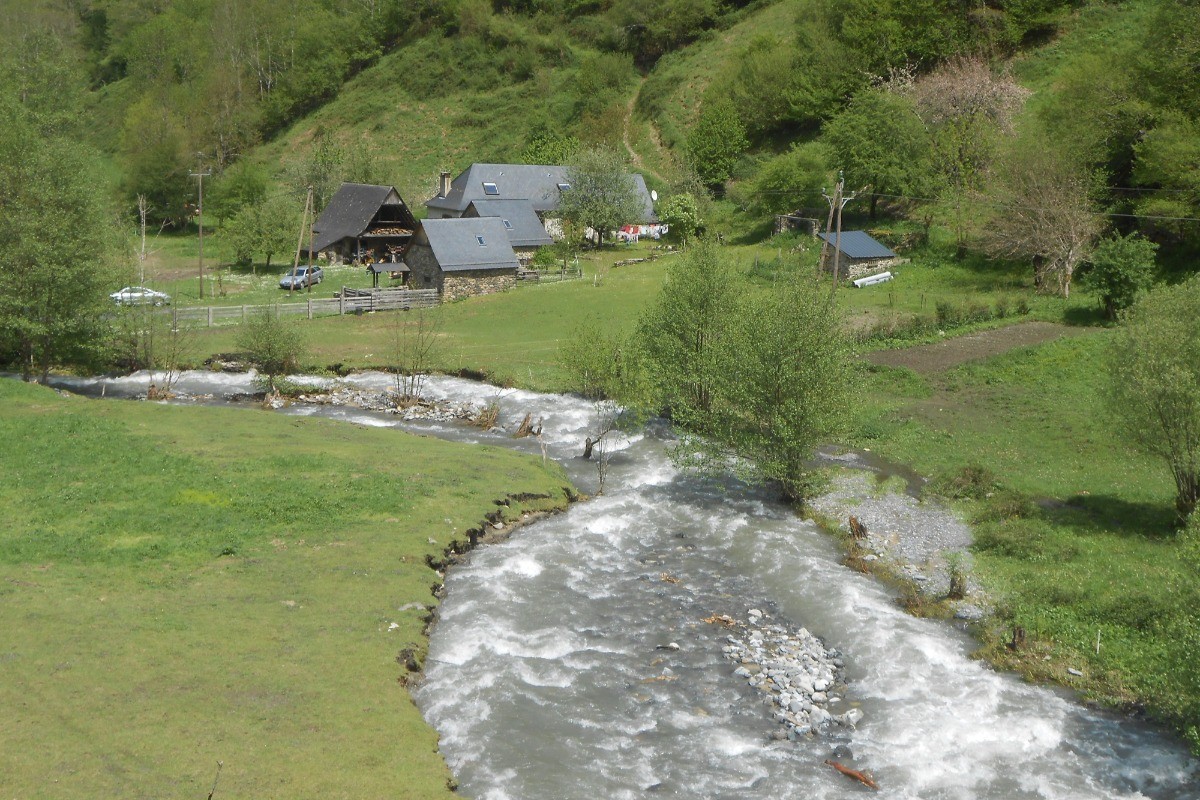 Rivière d'Orle traversant le domaine