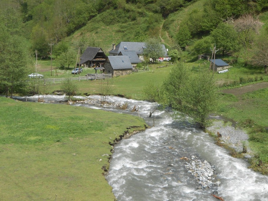 Rivière d'Orle traversant le domaine