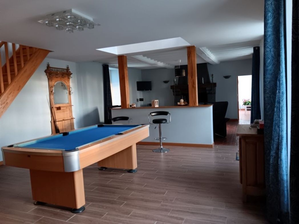 Billiards room/lounge