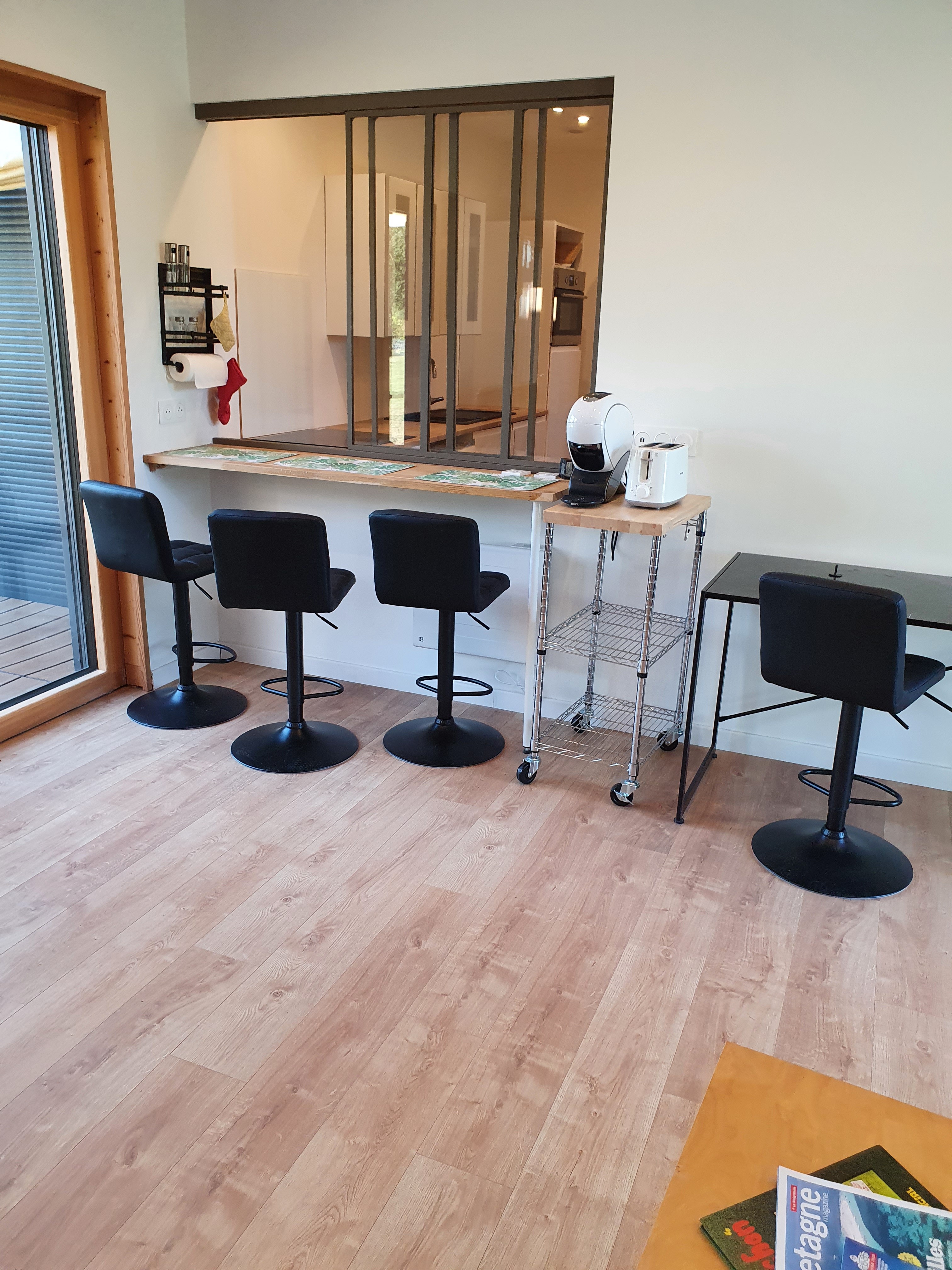 kitchen bar 
