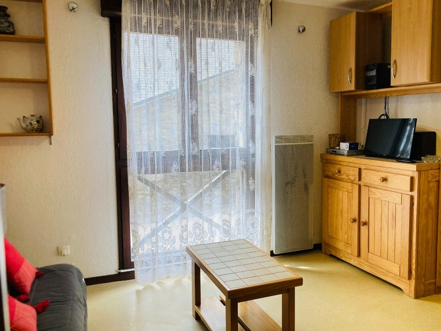 Espace salon - TV, lecteur DVD et chaine hifi