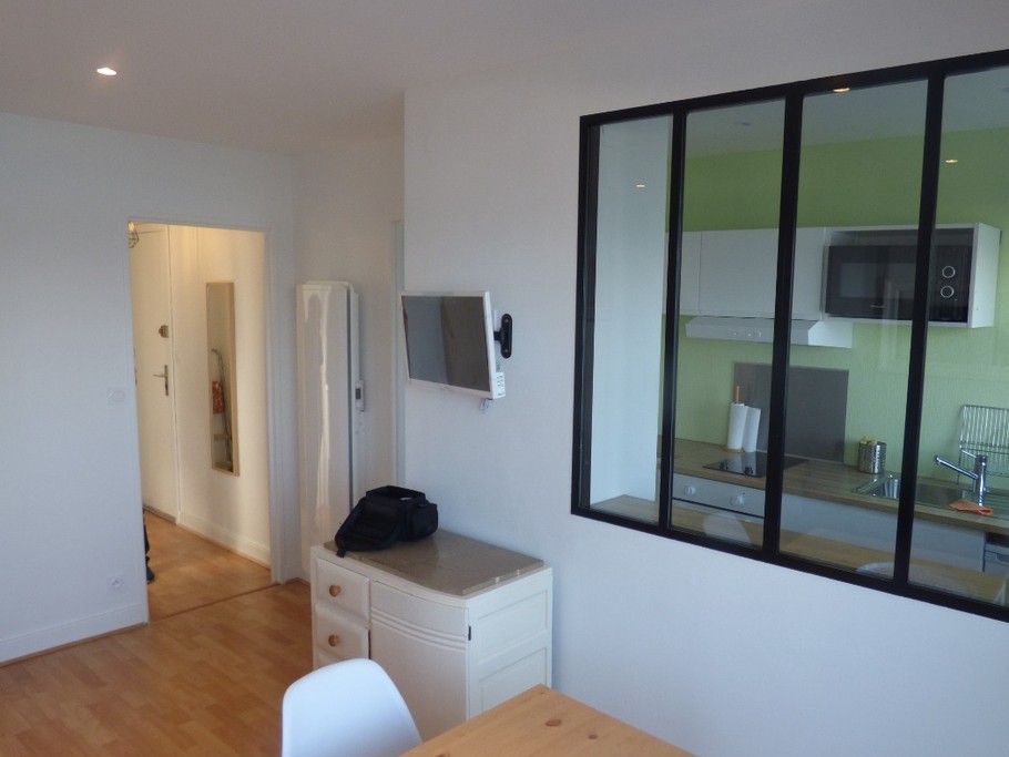 TERRASSE VUE PANORAMIQUE SUR LA MER COTE DE GRANIT ROSE, TREGASTEL, COTES d'ARMOR, BRETAGNE - salon vue cuisine