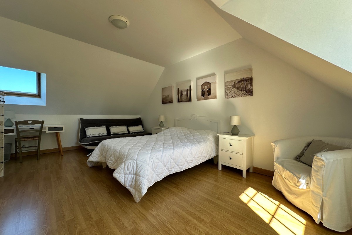 chambre fond droite étage