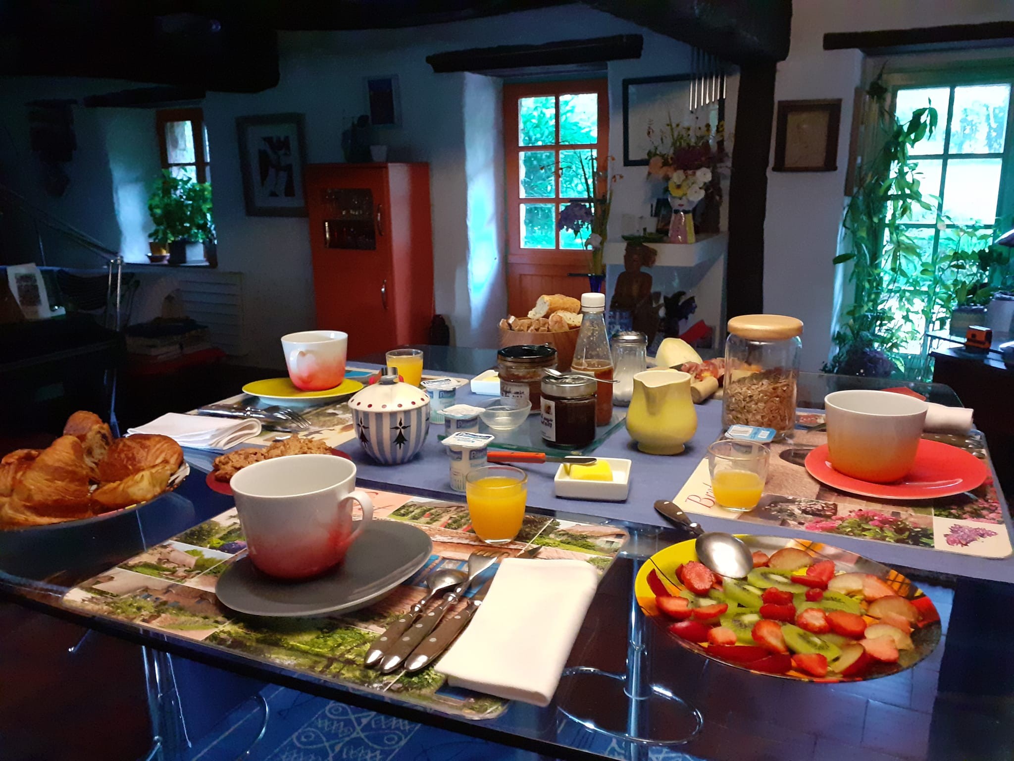 Petit-déjeuner en intérieur