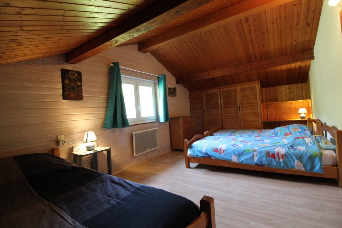 Chambre 4 à l'étage - Maison à Fraize