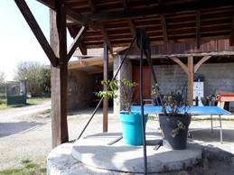 La maison du Pont - grande cour fermée