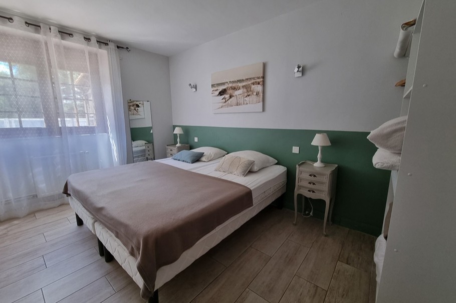 Chambre accessible aux personnes à mobilité réduite