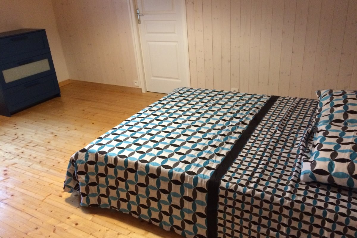chambre 1 lit 140