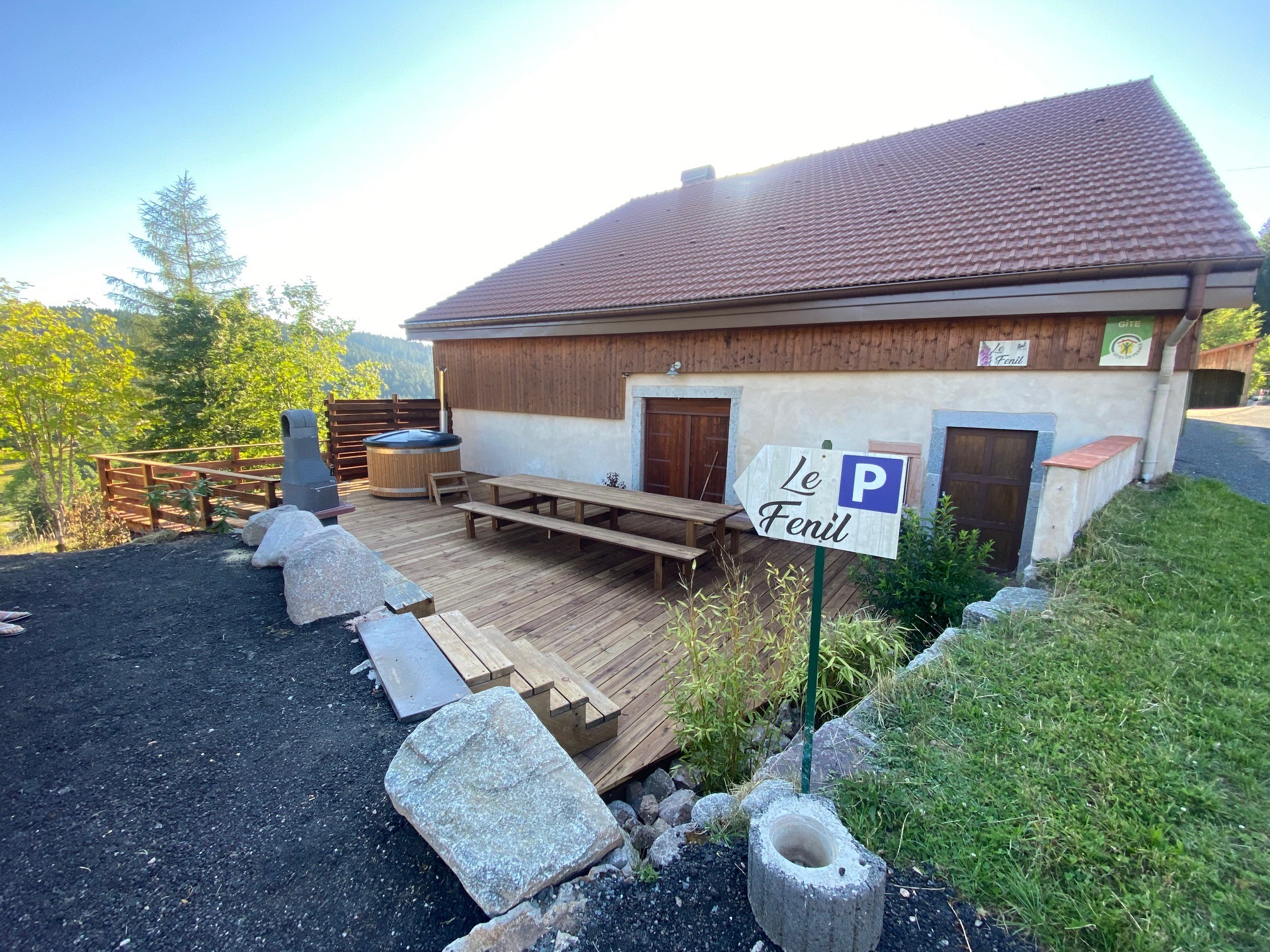 Gîte de groupe Fenil-Logis, ferme entièrement rénovée - Gîtes Digitale