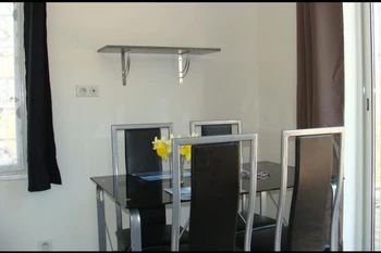 Chalets du camping de la Borde en Auvergne au cœur de l'Allier à Vieure