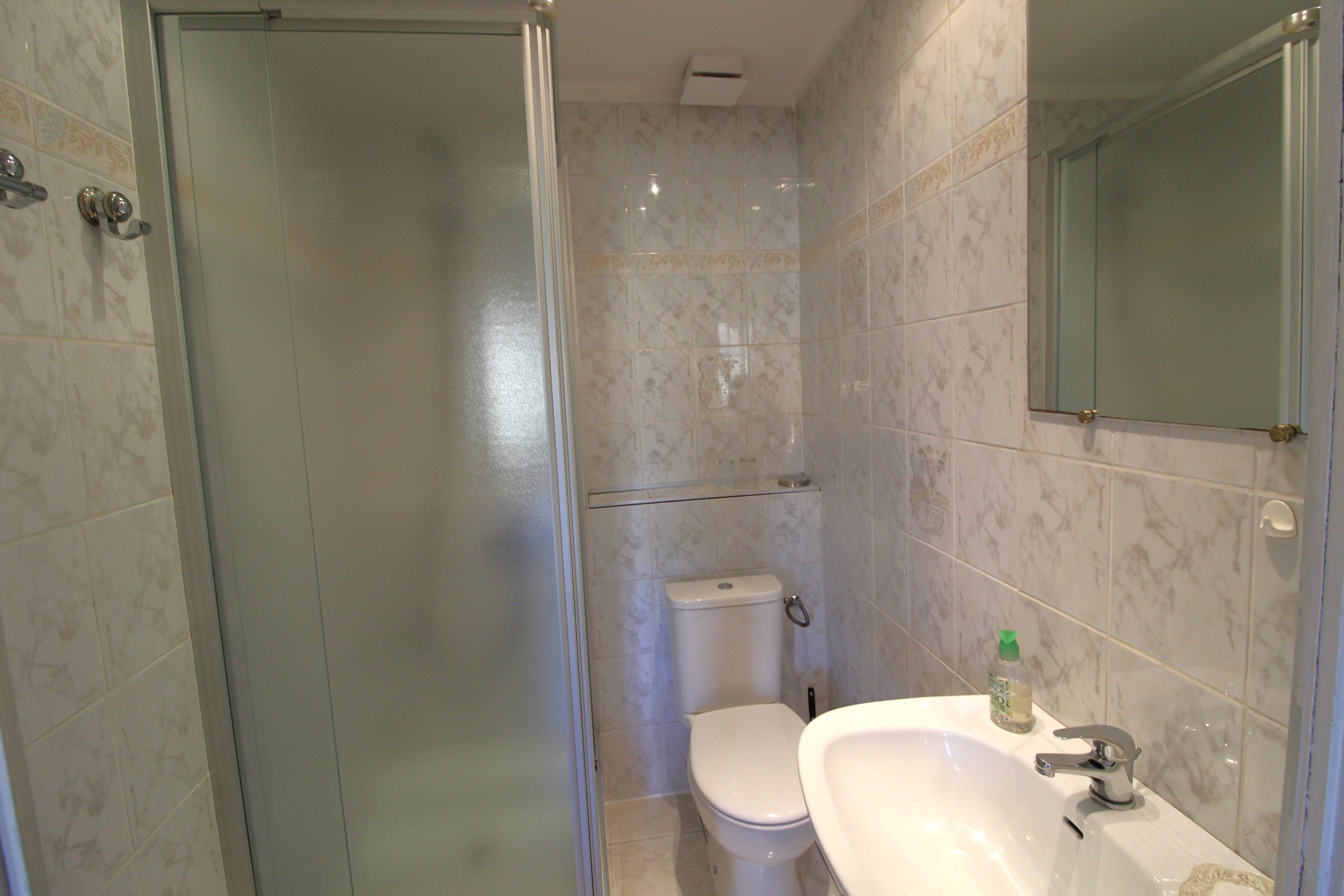 Salle d'eau avec wc privatif - Maison d’Hôtes de Charme du XVIIIᵉ siècle, à Maizières