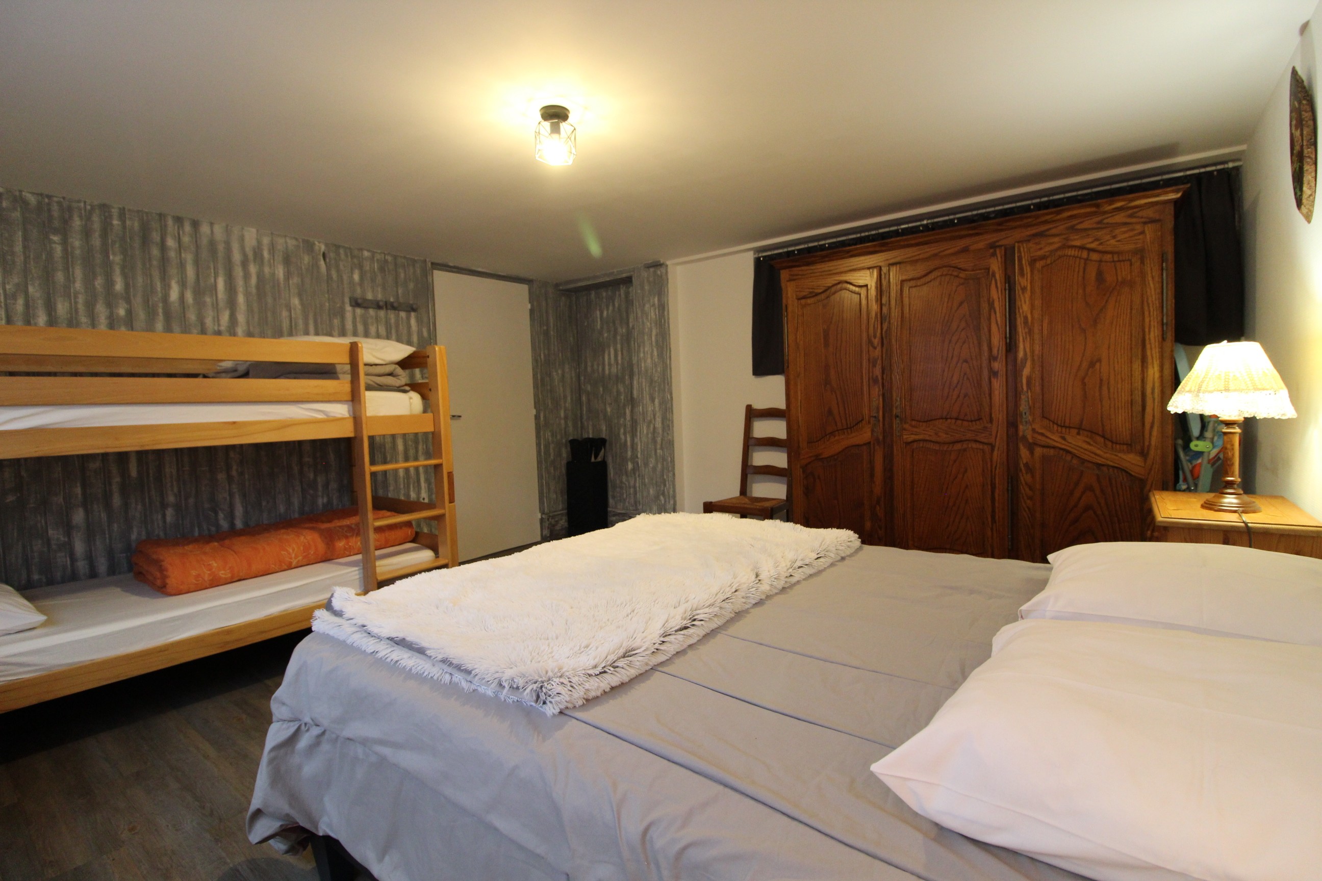 Chambre 4 couchages - Gîte La Moselotte à Saulxures-sur-Moselotte – Proche Lac & Voie Verte