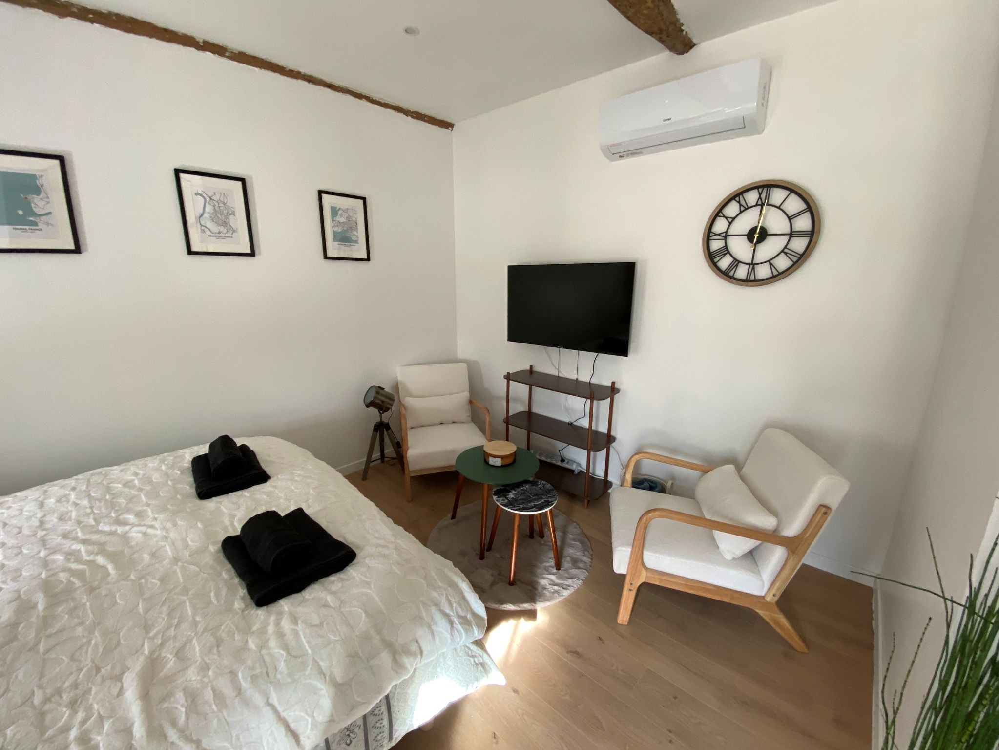 Studio Faustine pour 2 personnes "La Chauvinière" avec une grande terrasse à Tonnay Charente en Charente maritime