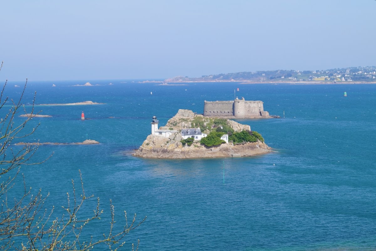 L'Ile Louet et le Château du Taureau