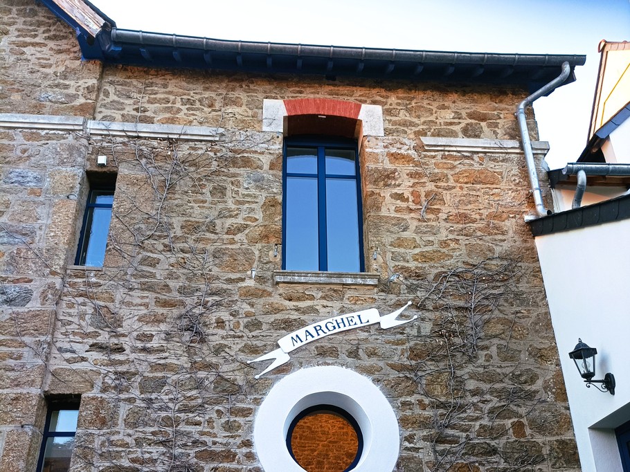 Façade de la Villa Malouine Marg'Hel côté rue.