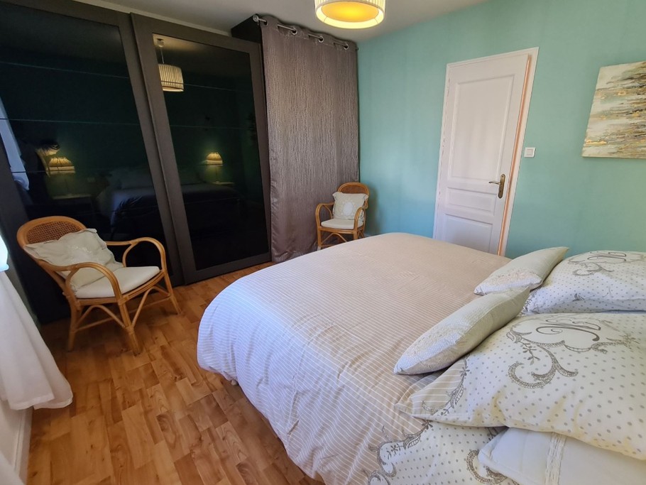 1ere chambre avec dressing au Rez de chaussée de Fleur de Rocaille