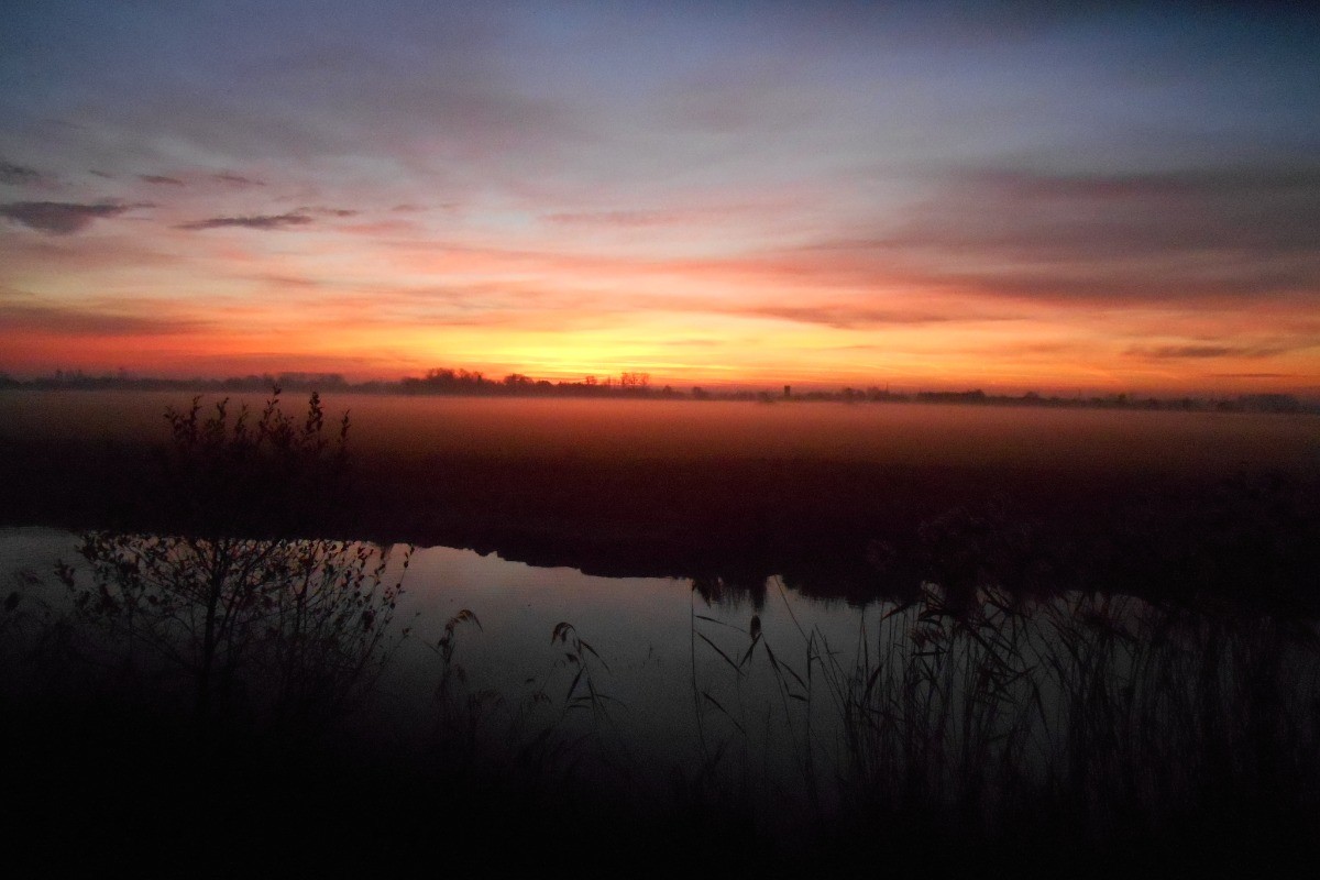 levé de soleil dans le marais de Machecoul