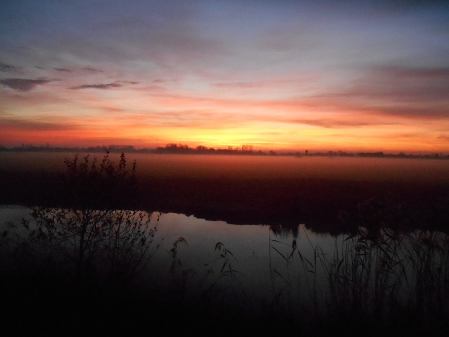 levé de soleil dans le marais de Machecoul