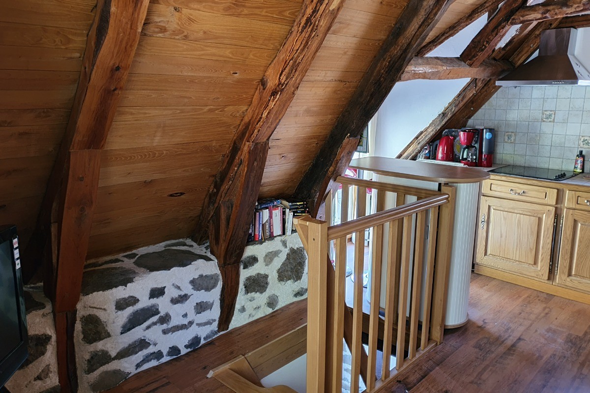 L'ESCALIER D'ACCES A LA CHAMBRE