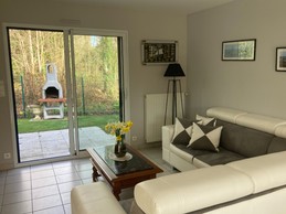 SALON / TERRASSE / JARDIN CLOS.