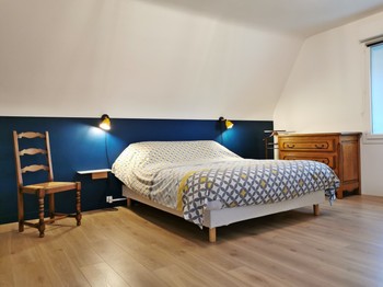 Chambre Cassiopée - Lit 160 + Lit 90 + TV + SDE dans la chambre