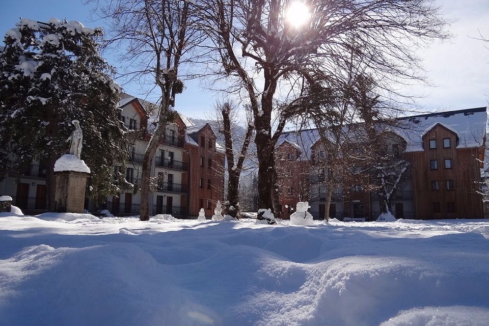 RESIDENCE