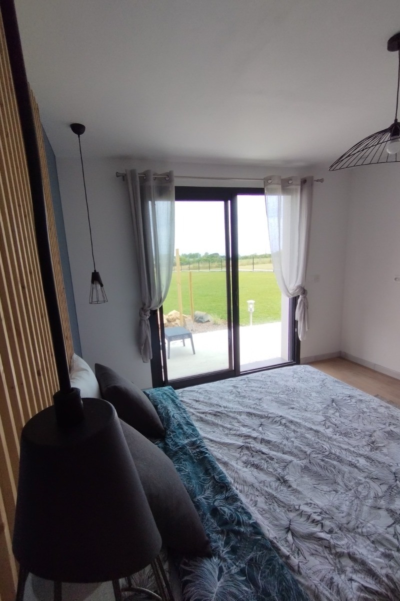 Grande chambre 14m2 accès direct sur la terrasse