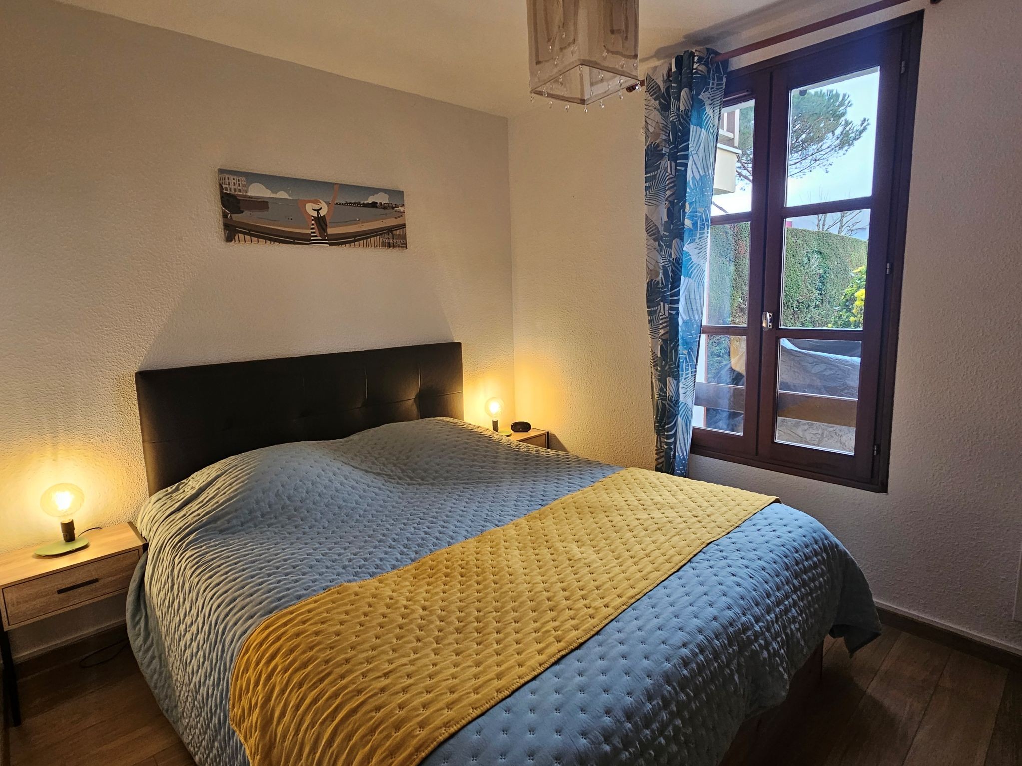 La chambre pour 2 avec un lit en 140