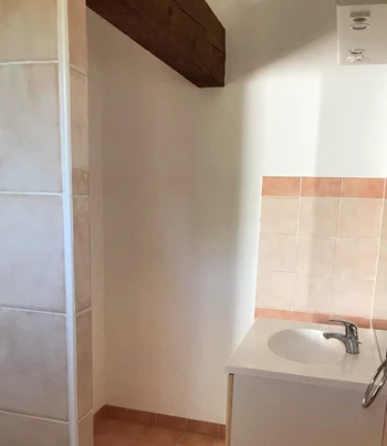 ... avec salle d'eau attenante