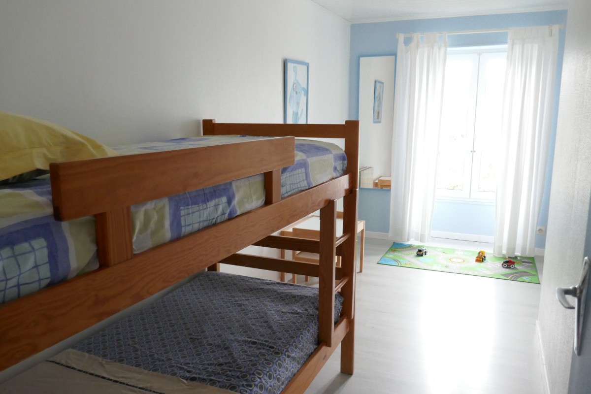 Chambre 3 avec deux lits en 90 superposés